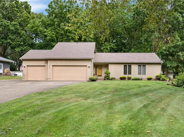 5737 Towerview Dr, Akron, OH 44319