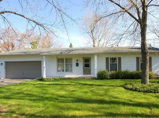 709 Smith Ave, Lake Bluff, IL