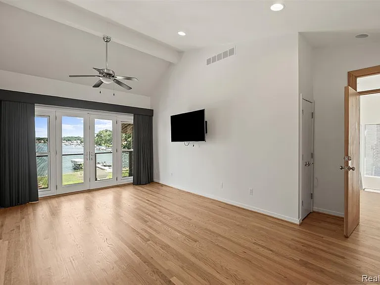 2380 Walnut Lake Rd — Photo 21