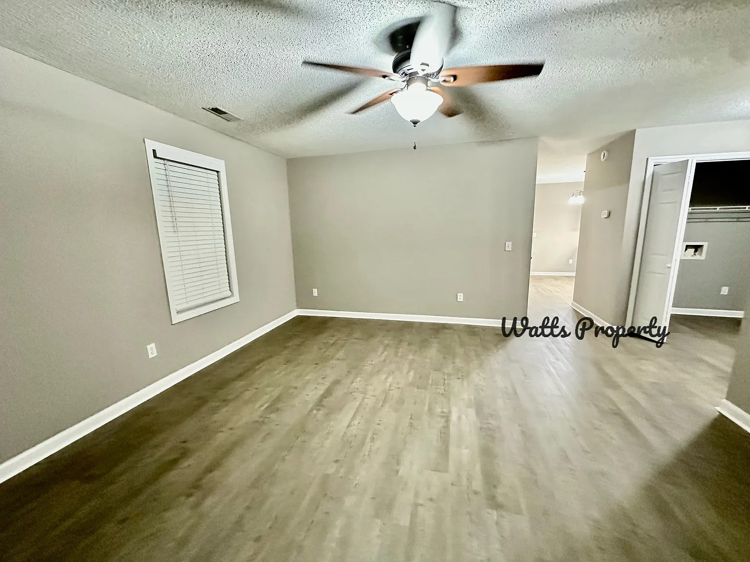 2 bed, 976 sqft, $1,200 — Photo 4