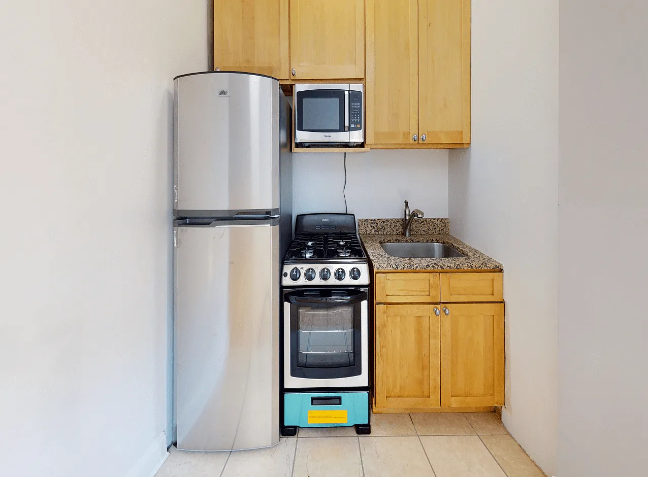 223 Second Avenue — Photo 4