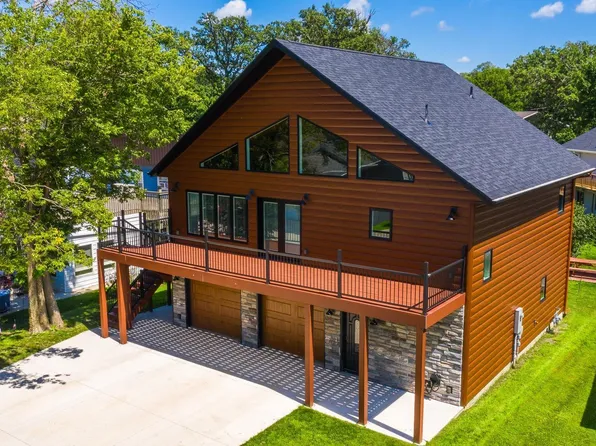 15385 Crane St, Clear Lake, IA 50428