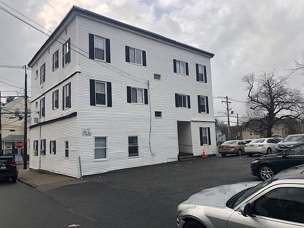 2nd image of 561-563 Boston St