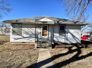 511 N 3rd St, Marysville, KS 66508