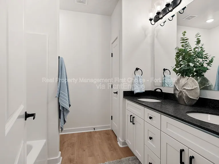 8724 Cantera Dr #B — Photo 18