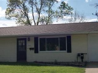 708 Timberline Rd, Monticello, IA 52310