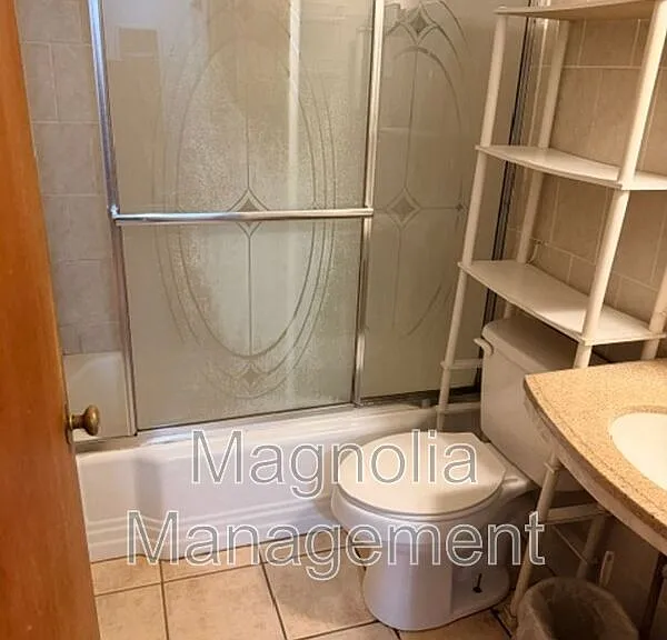1502 Oakdale Cir — Photo 8
