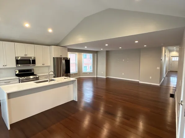 3811 Franklin Blvd, Cleveland, OH 44113