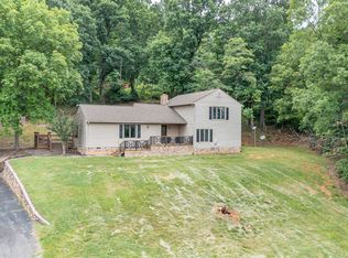 202 Overlook Rd, Vinton, VA 24179