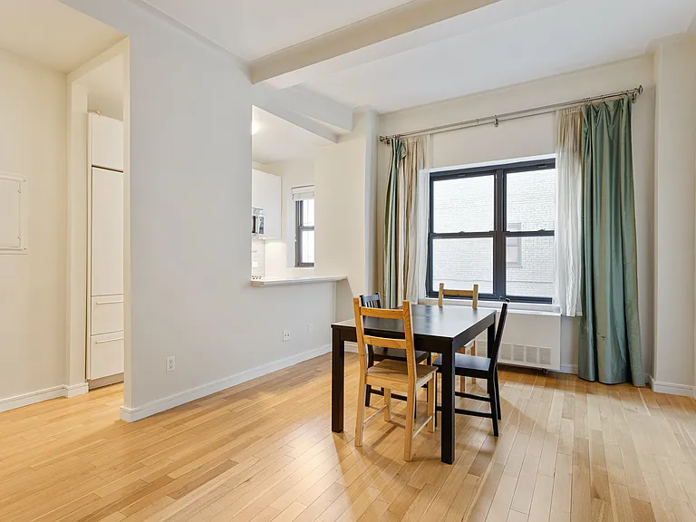 230 Riverside Dr #1B — Photo 4