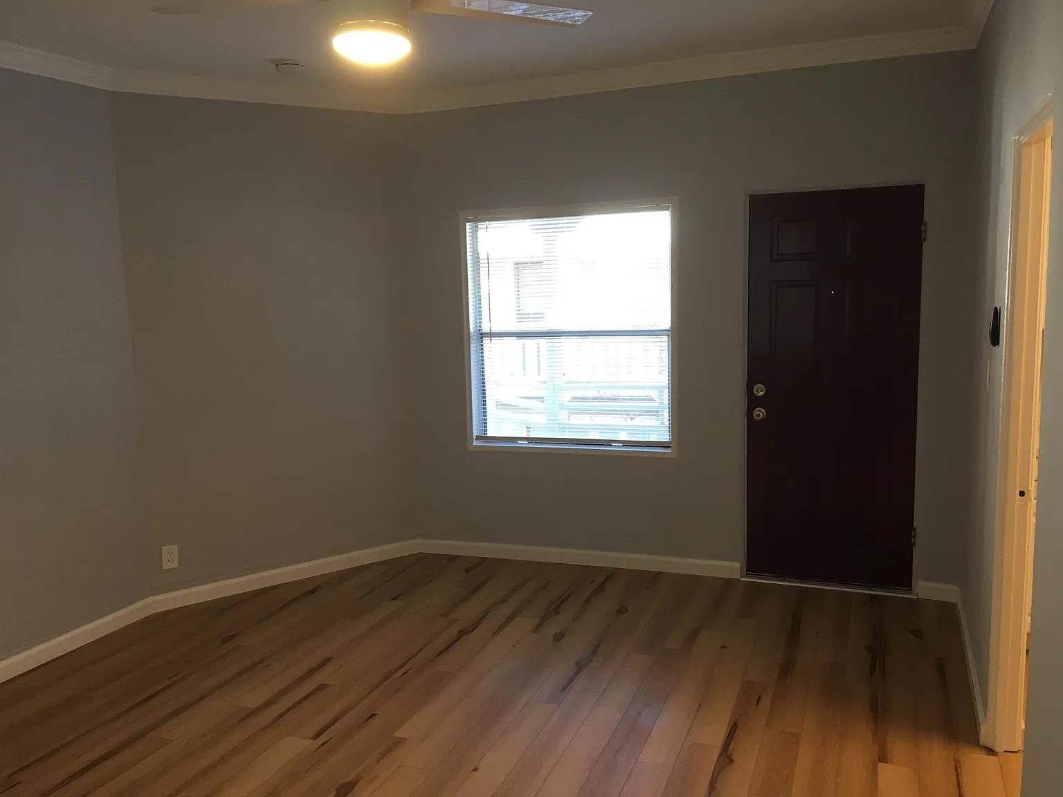 Studio, 385 sqft, $1,600 — Photo 4