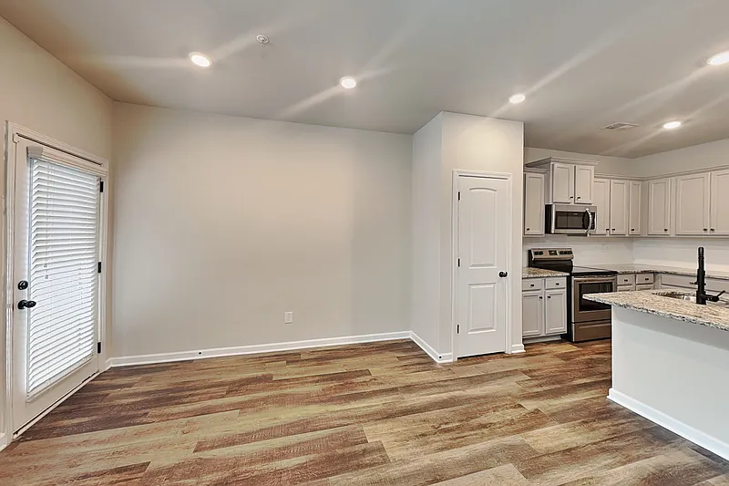 3 bed, 3.0 bath, 1488 sqft, $1,995 — Photo 3