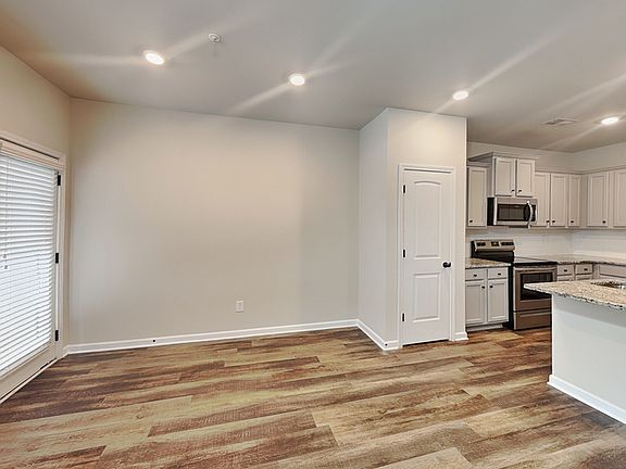 3rd image of 2891 Bayrose Cir