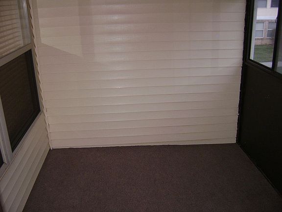 4th image of 61023 Greenwood Dr #1