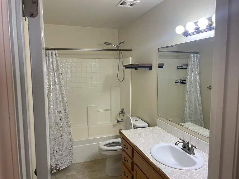 170 E Carver Dr — Photo 6