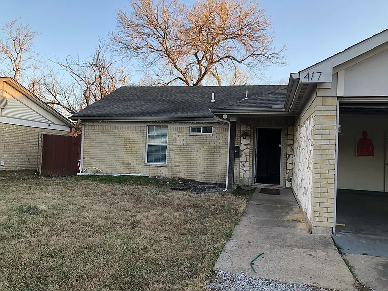 417 Forrest Hill Ln — Photo 1