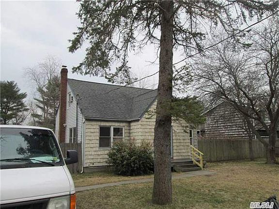 2nd image of 220 Ocean Ave