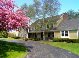 W299N6034 County Rd E, Hartland, WI 53029
