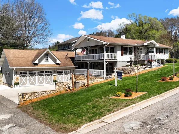 1105 Oak Street, Wisconsin Dells, WI 53965