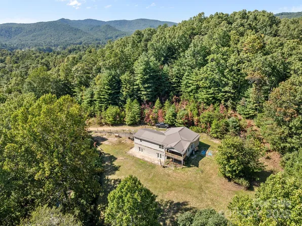 473 Eli Capps Rd, Zirconia, NC 28790