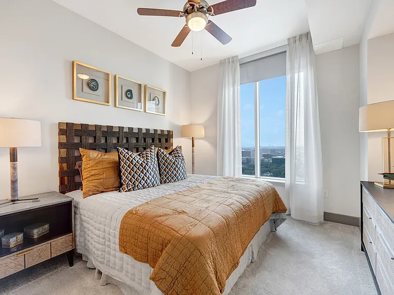 Spacious bedrooms that accommodate king size beds