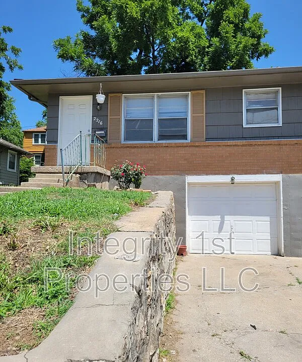 2216 State Ave