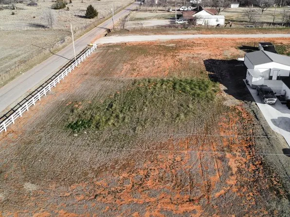 1001 Heritage Hills Dr #1, Tuttle, OK 73089