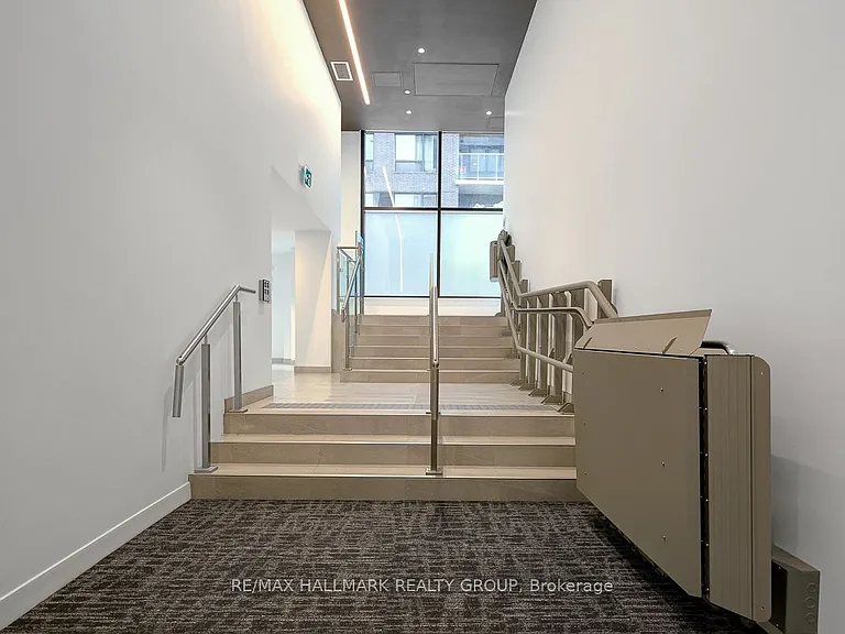 340 Queen St #1302 — Photo 44