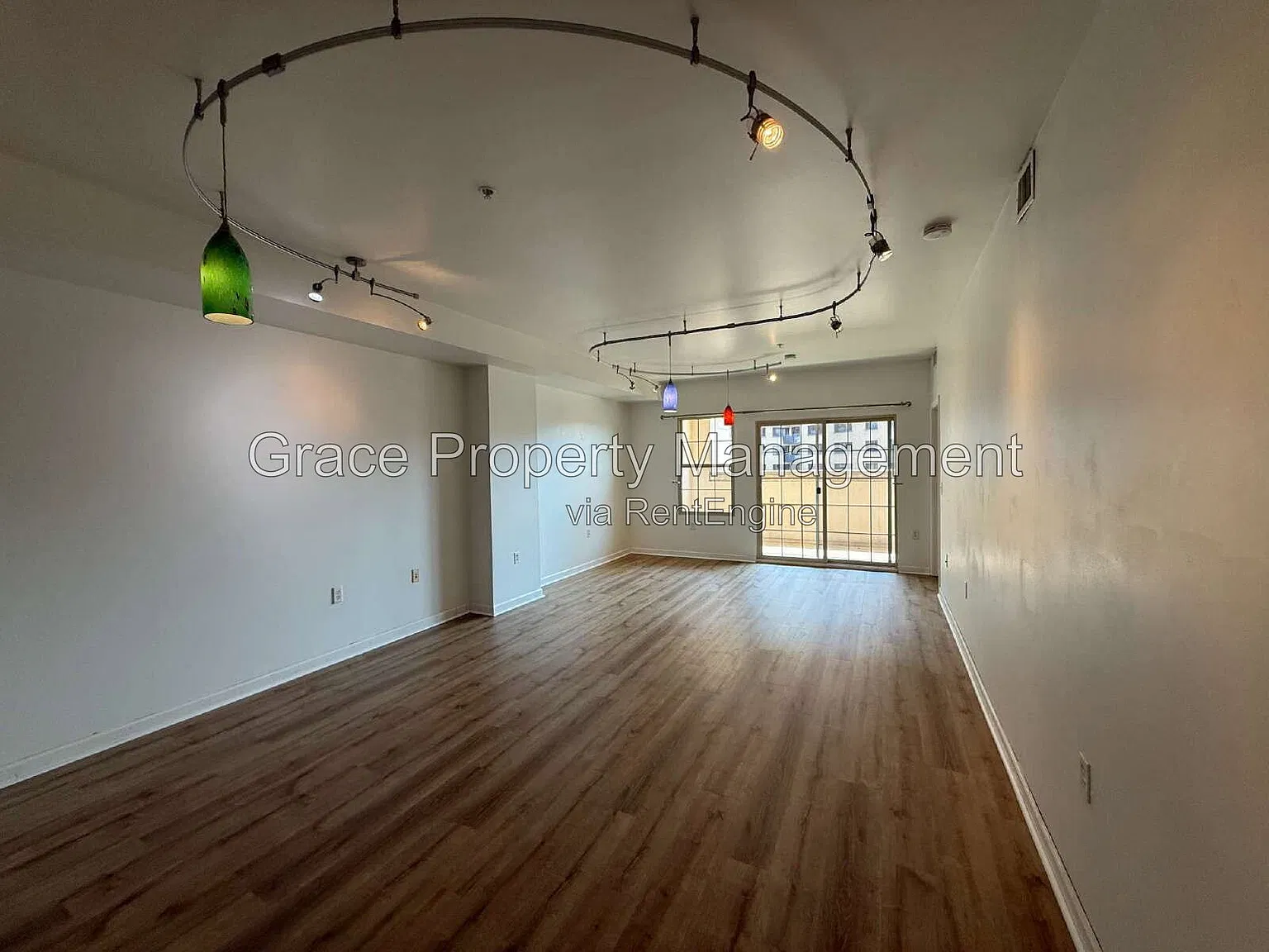 2 bed, 1.5 bath, 1074 sqft, $1,995 — Photo 2