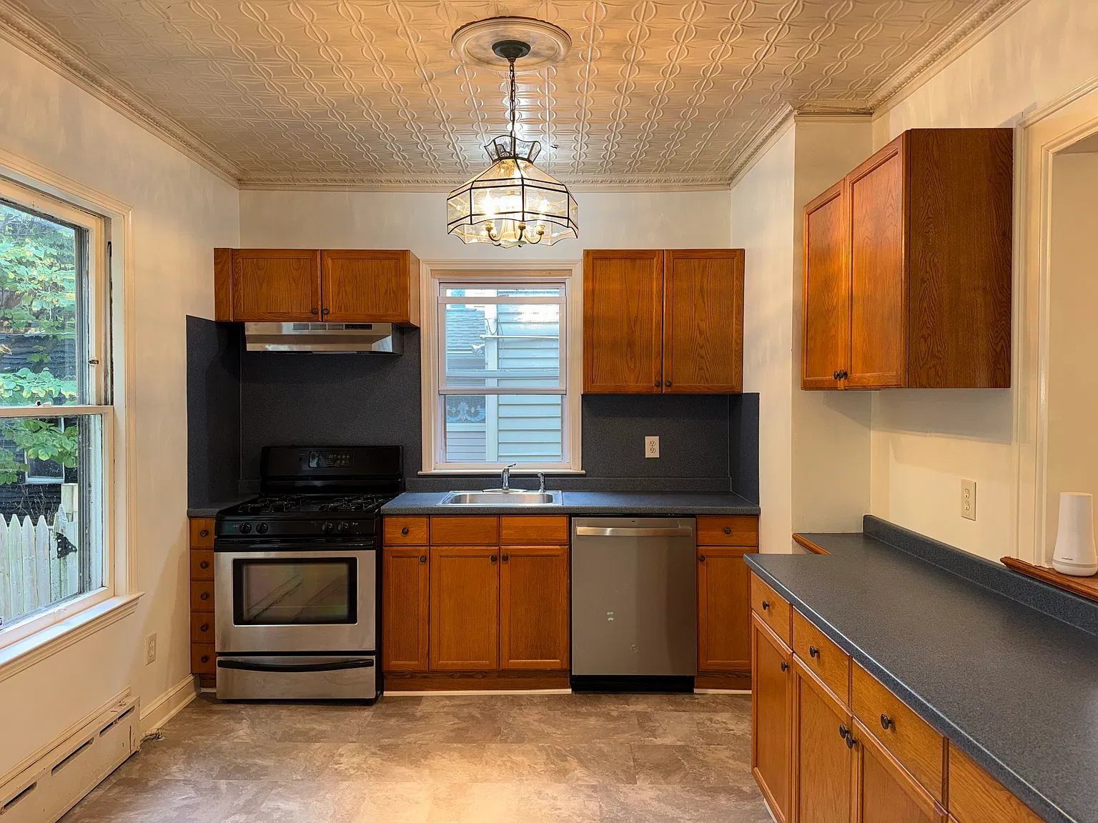 4 bed, 1750 sqft, $2,600 — Photo 3