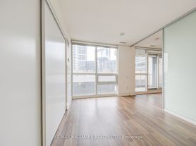 23 Sheppard Ave E