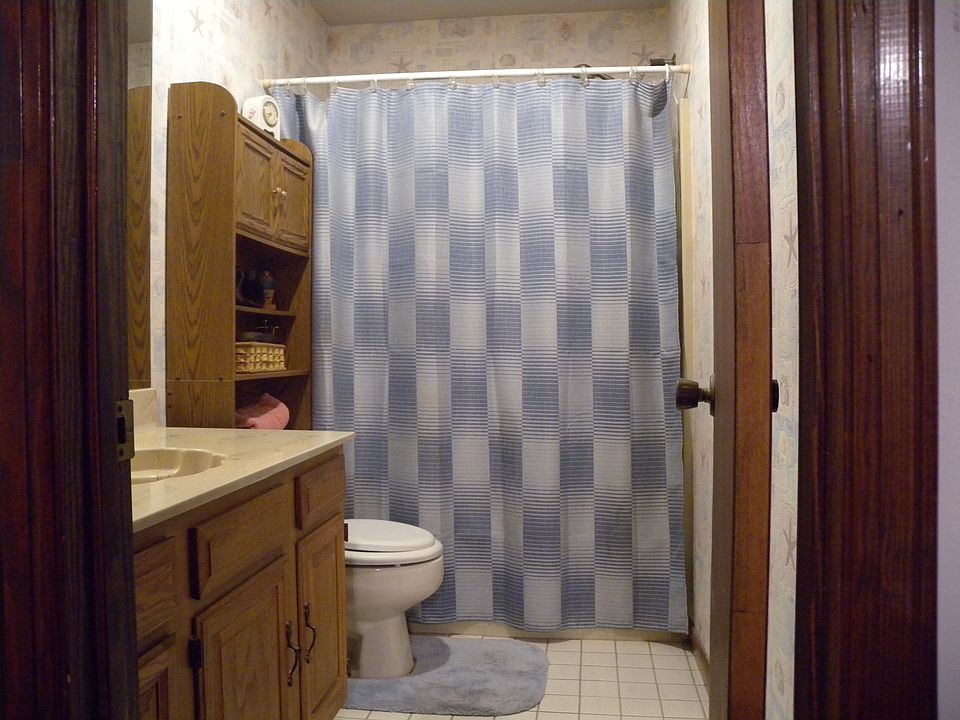 1st image of 22 Linwood Dr
