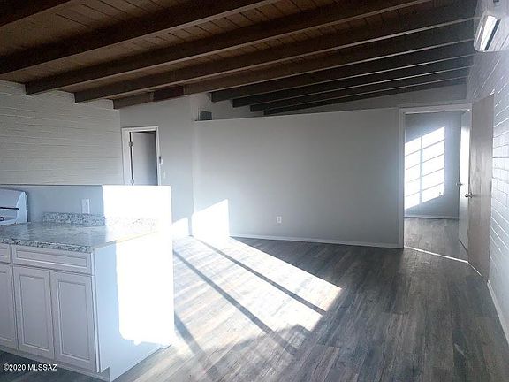 3rd image of 4114 E Fairmount St #3