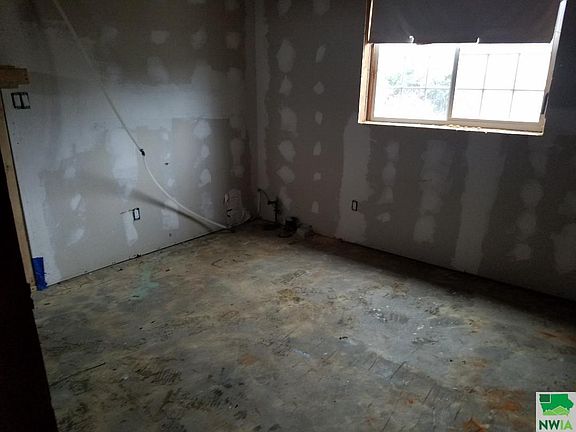 2nd image of 2904 20th St