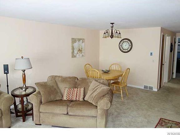 3rd image of 127 Hawthorne Ave