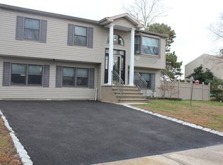 21 Rothbard Rd, Hazlet, NJ 07730