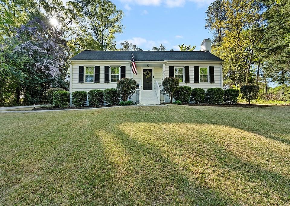 1st image of 604 Brooklane Dr