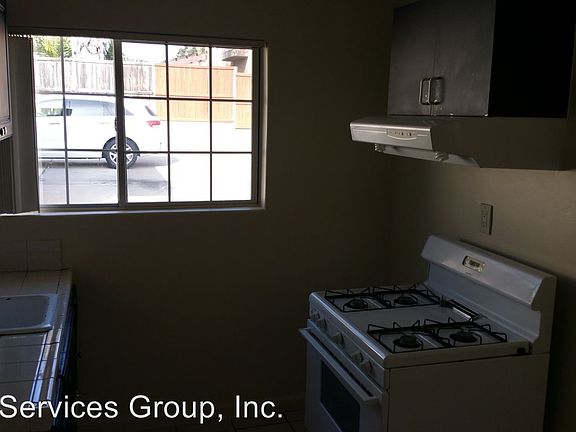 4th image of 253 1/2 H St
