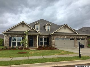 22 Winter King Dr, Huntsville, AL 35824