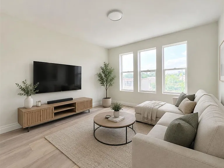 706 Marentette Ave #2 — Photo 3