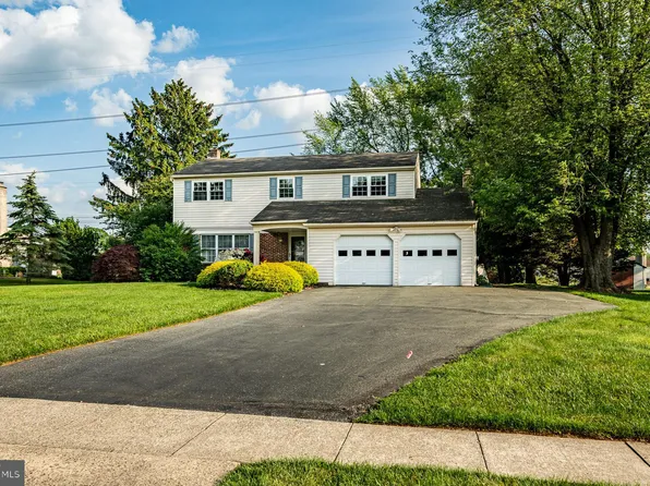 1943 Muhlenberg Dr, Lansdale, PA 19446