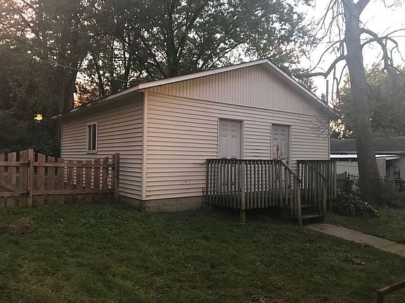 5th image of 1916 Carey Ave