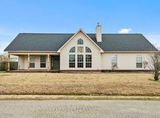 104 Meadows Ln, Beebe, AR 72012