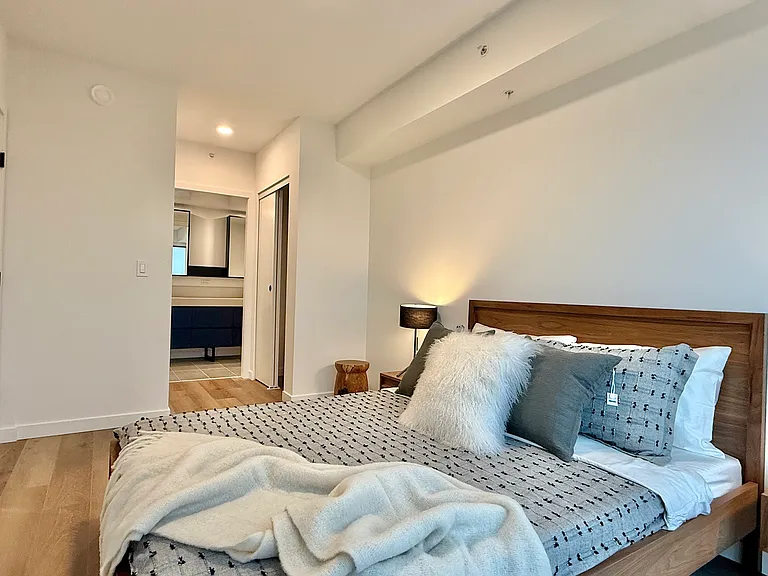 2488 Granville St — Photo 150