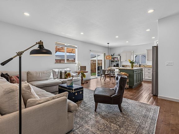 5th image of 660 A St