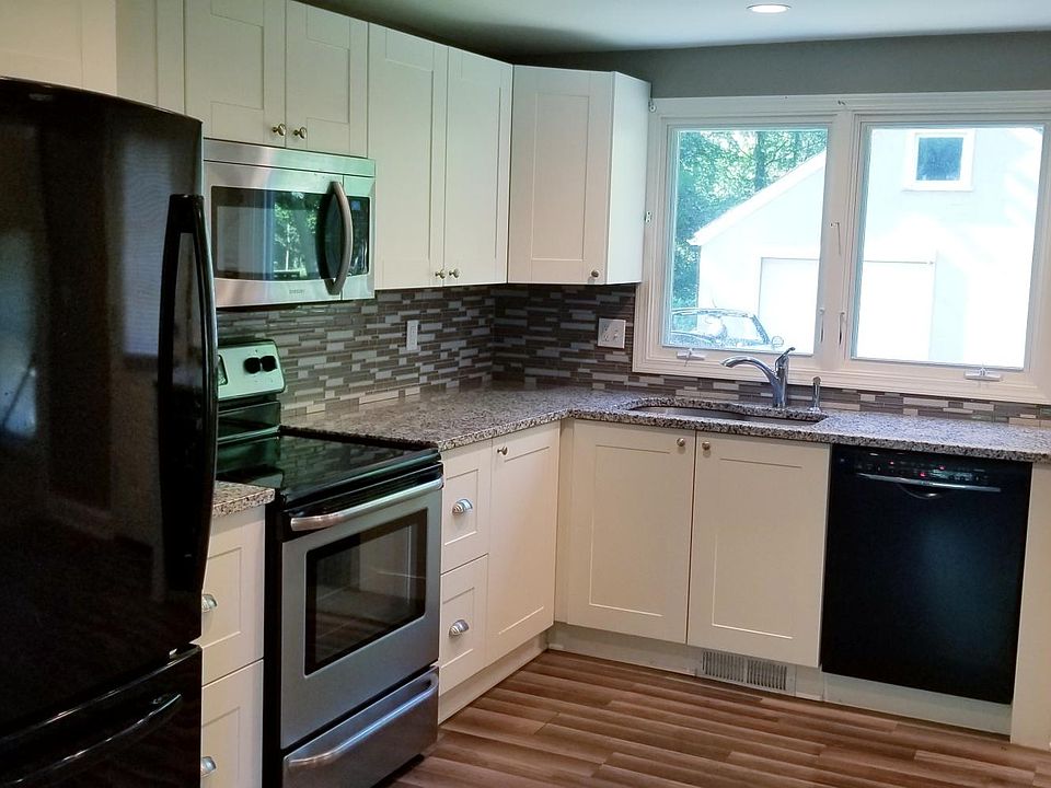 2nd image of 23570 Mastick Rd