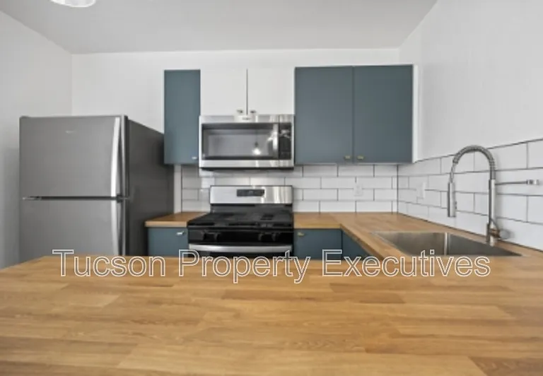 824 E 10th St #L — Photo 3