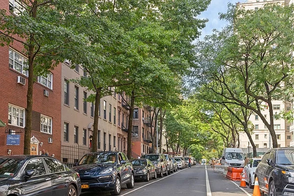 Rented by Douglas Elliman | media 6