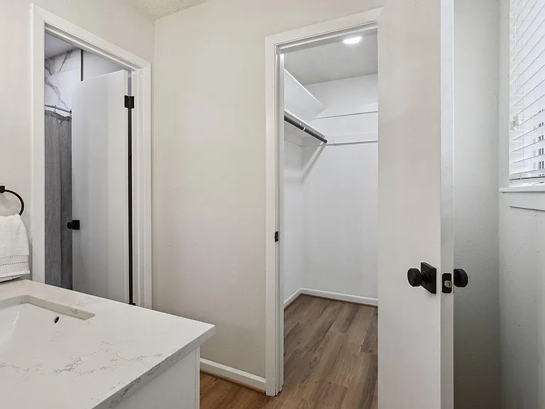 68 NE Yewleaf Rd — Photo 23