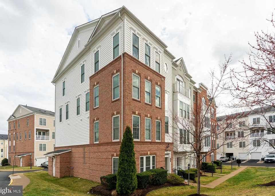 1st image of 2112 Carthage Dr #426A